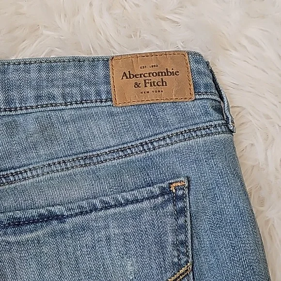 Abercrombie and Fitch light wash distressed jeans skinny boot - Picture 3 of 7